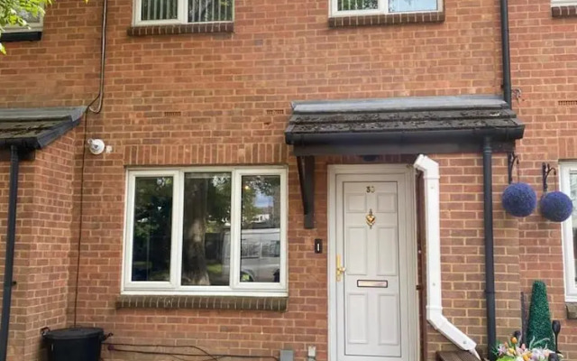 Charming 1-bed Apartment in Chigwell