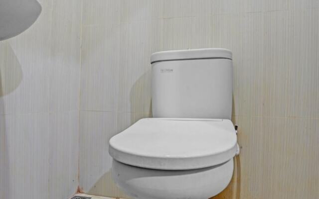 OYO Flagship  90789 Genteng Residence