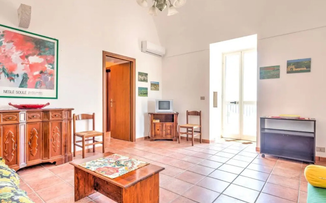 Charming Apartment in Marina di Ragusa With Terrace
