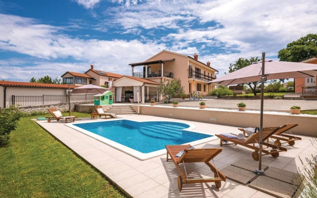 Nice Home in Hrboki With Wifi and 3 Bedrooms