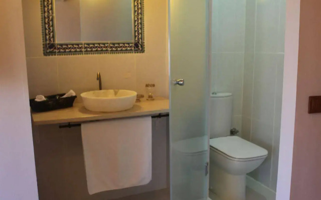 Tom Square Boutique Hotel