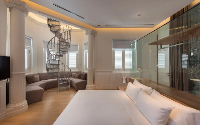 Macalister Mansion