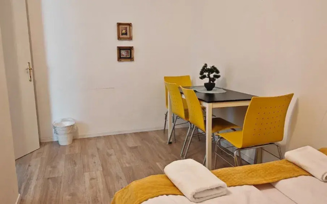 Charming 2 Apartments For Extended Stays