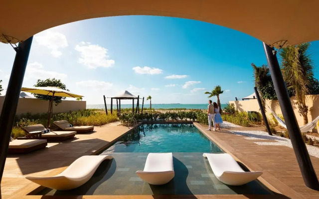 Bab Al Nojoum Hudayriyat Villas