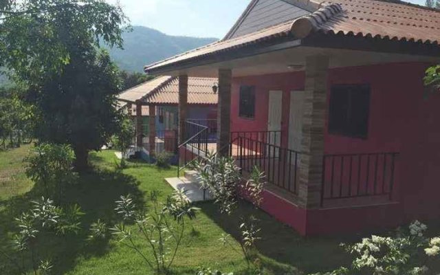 Kaengkachan Lake Hill Resort