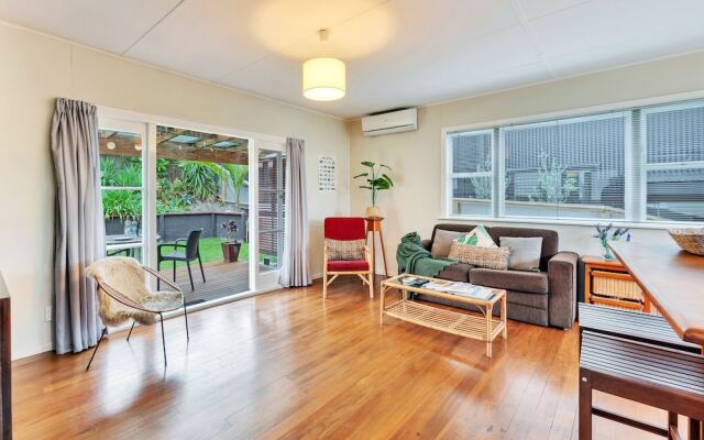 Sunny Grey Lynn Holiday Home