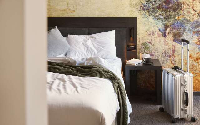 Kennigo Hotel Brisbane, Independent Collection by EVT