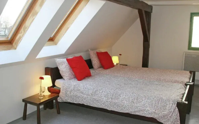 Authentic Holiday Home with Garden near Trutnov