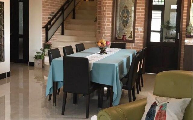 Yuxian Family Business BnB