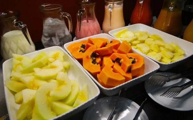 Emirates Hotel & Suítes