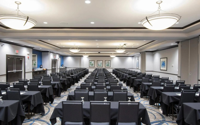 Holiday Inn Indianapolis Airport by IHG