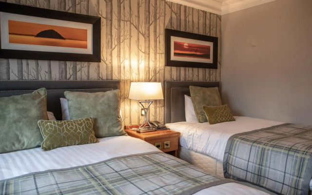 Riverside Lodge Hotel