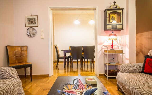 Comfortable Central Athens Flat by Cloudkeys