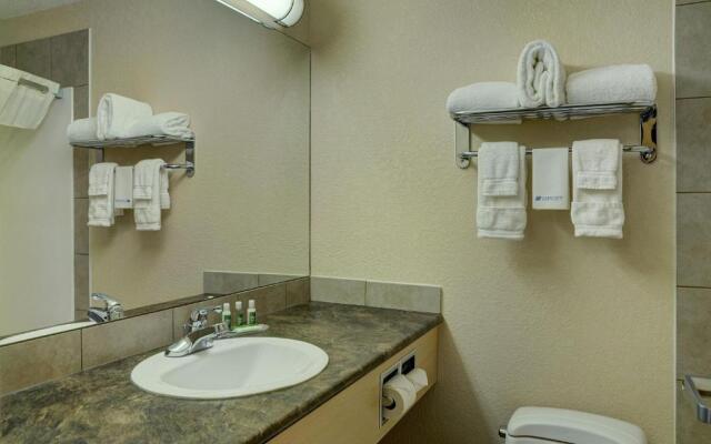 Lakeview Inns & Suites - Chetwynd