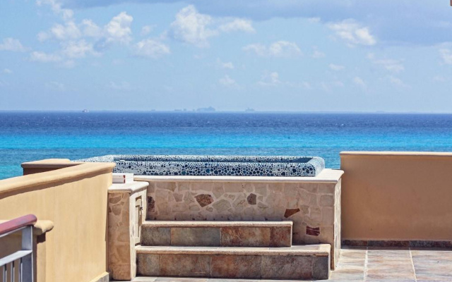 El Faro Penthouse Reef 403