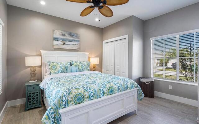 Bermuda Bungalows (Tropical Island Getaway)