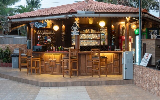 Alcove Beach Resort