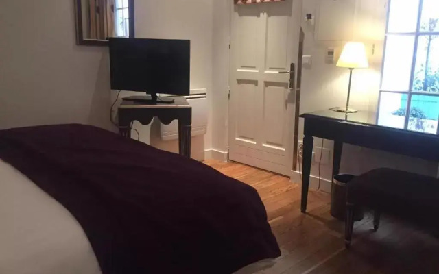 Hôtel Suites Unic Renoir Saint Germain