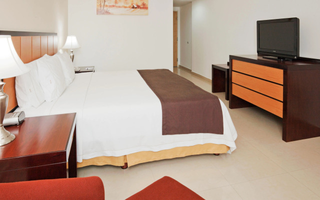 Holiday Inn Express Paraiso Dos Bocas by IHG