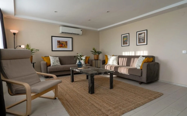 Missafir Superb Flat Near Hadrian s Gate