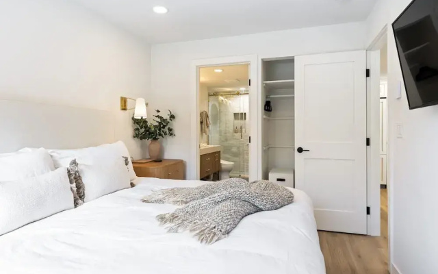 Classy Canyons Condo
