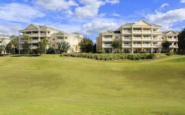 Condo Centre Court Living 3 Bedroom Reunion