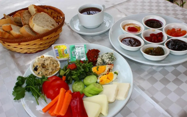 Zeytin Suit Bozcaada