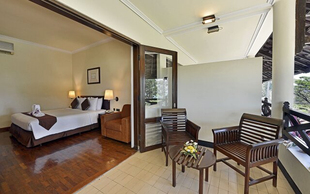 Grand Whiz Hotel Trawas