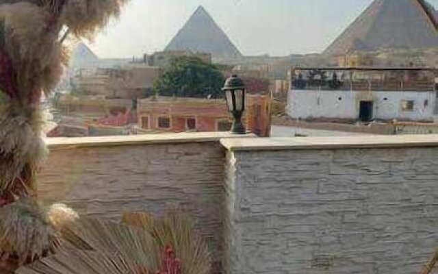 Pyramids Holiday Inn