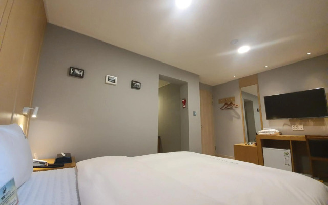 141 Mini Hotel