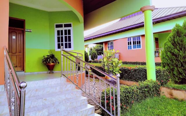 Renajoe Exclusive Centre