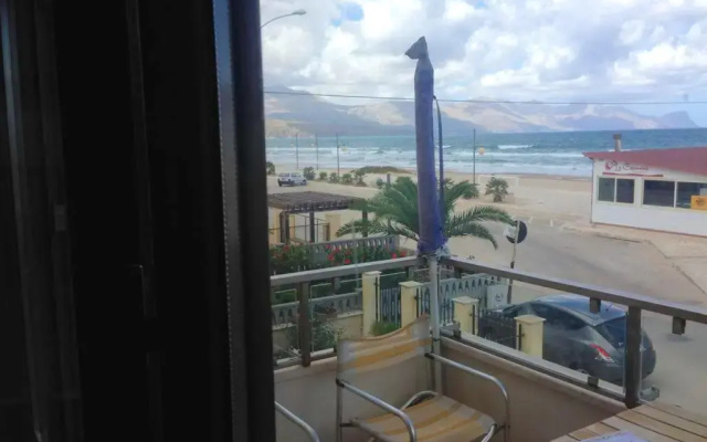 2 bedrooms house with wifi at Alcamo