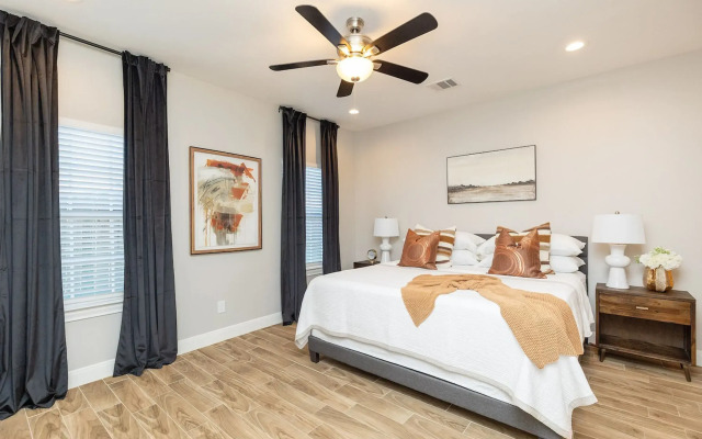 Modern Elegance:Minutes from NRG, Houston