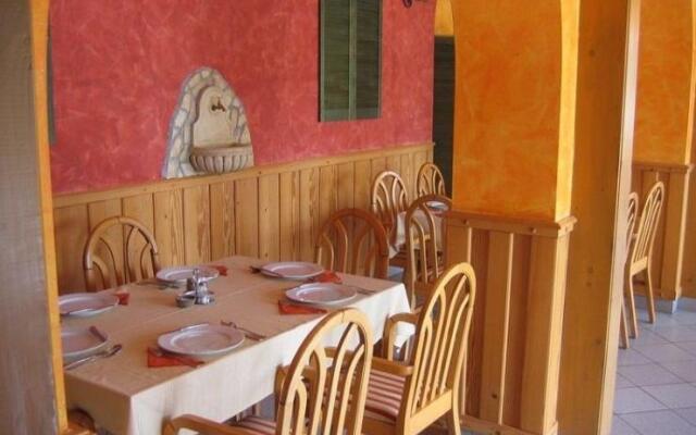 Sziget And Restaurant