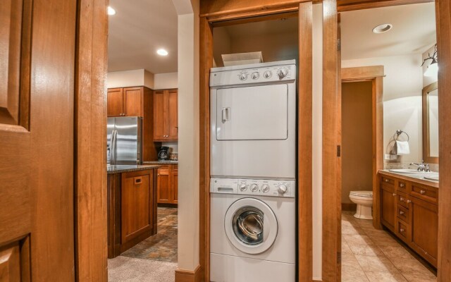 Lone Eagle 3001 by SummitCove Vacation Lodging