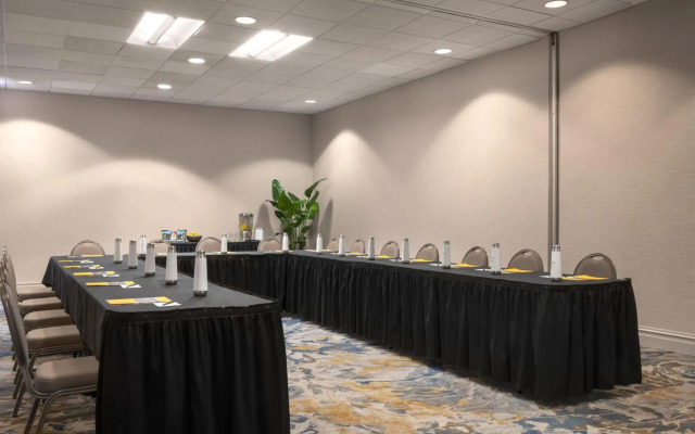 voco Chicago Downtown - Riverwalk by IHG