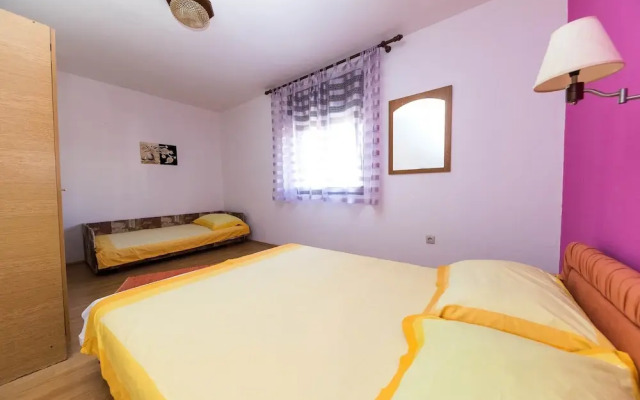 Apartment Eni