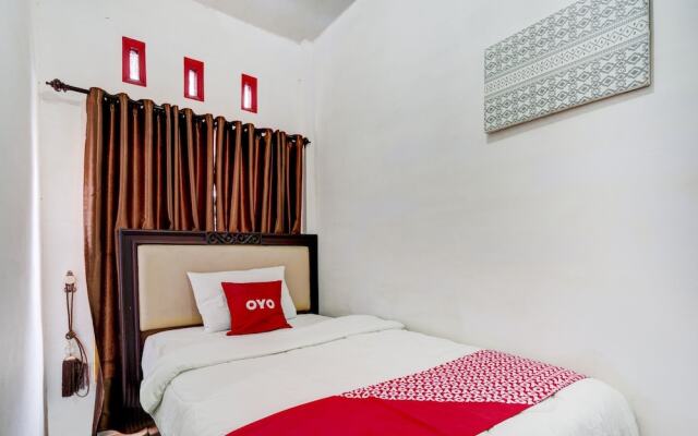 OYO 90645 Karisma Residence