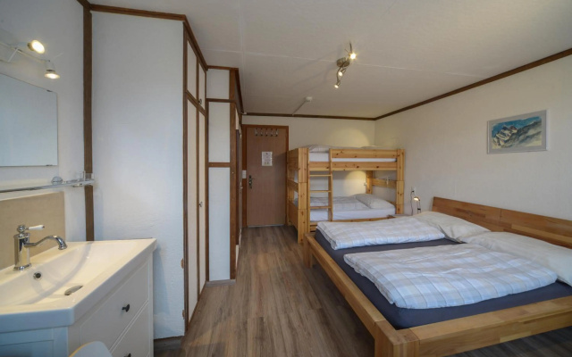 Swiss Lodge Hotel Bernerhof Wengen – Guest Rooms – Lauterbrunnen