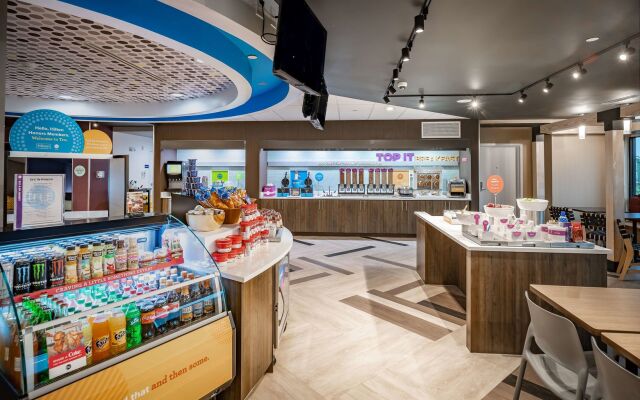 Tru by Hilton Garland Richardson