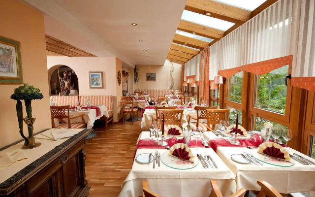 Wohlfühl & Genusshotel Felsenhof
