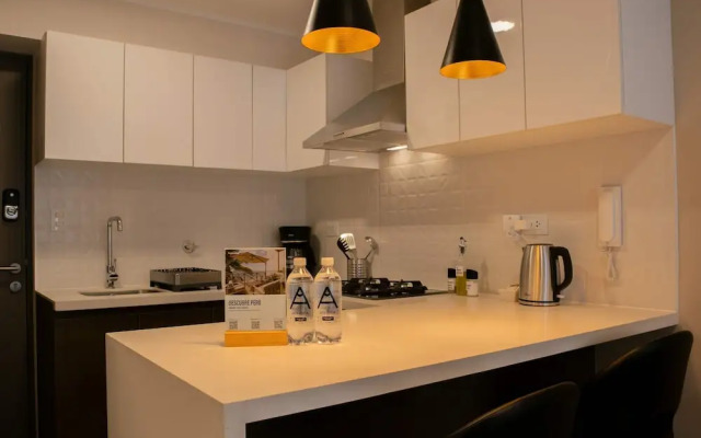 w Impressive 1BR w Balcony in Miraflores