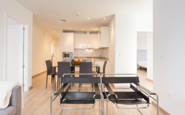 Urbe10 Premium Atarazanas 4 Bedrooms Apartment