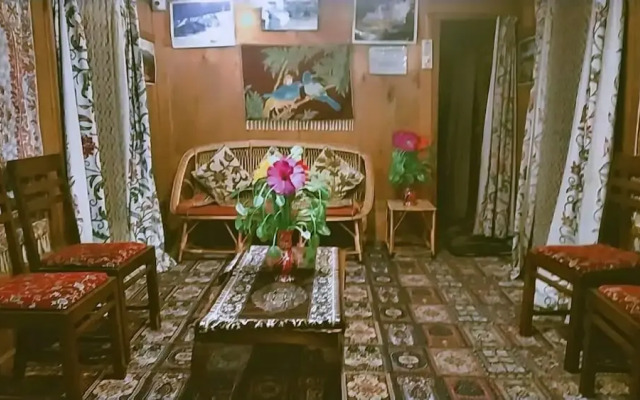 N Mumbai Group Of House Boat