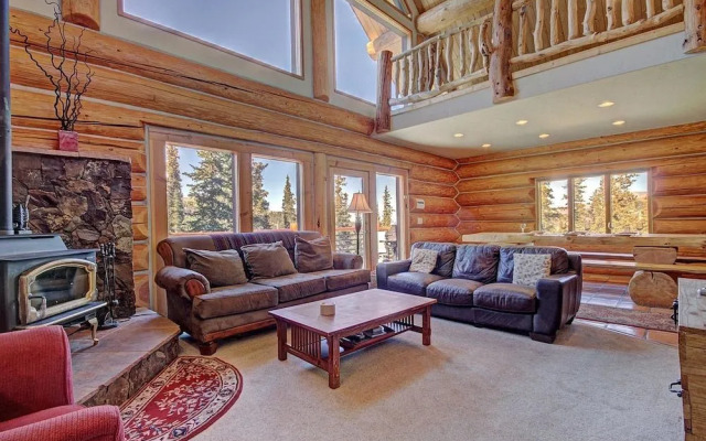 Quandary View Lodge by RedAwning