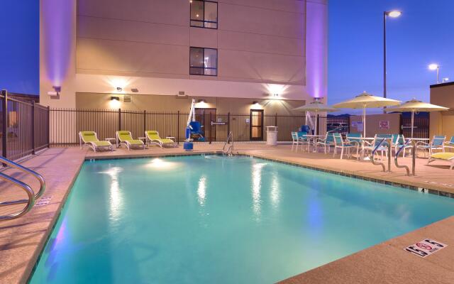 Holiday Inn Express & Suites Phoenix West - Buckeye by IHG