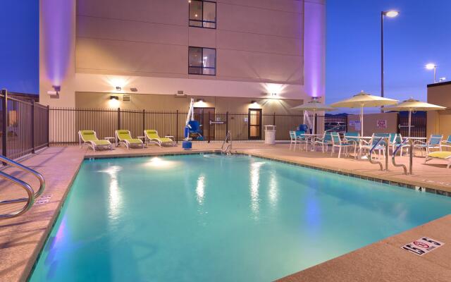 Holiday Inn Express & Suites Phoenix West - Buckeye, an IHG Hotel