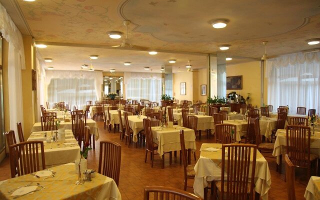 Hotel Diana