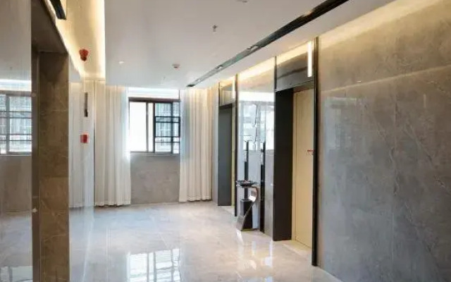 Yishang Hotel (Hechi Yizhou Municipal Center Plaza Branch)