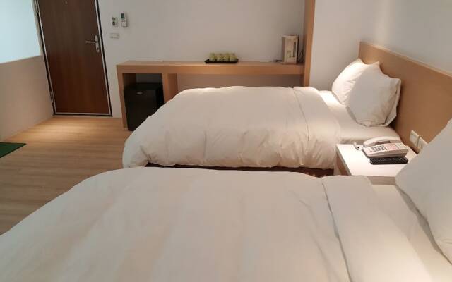 Ze Hu B&B